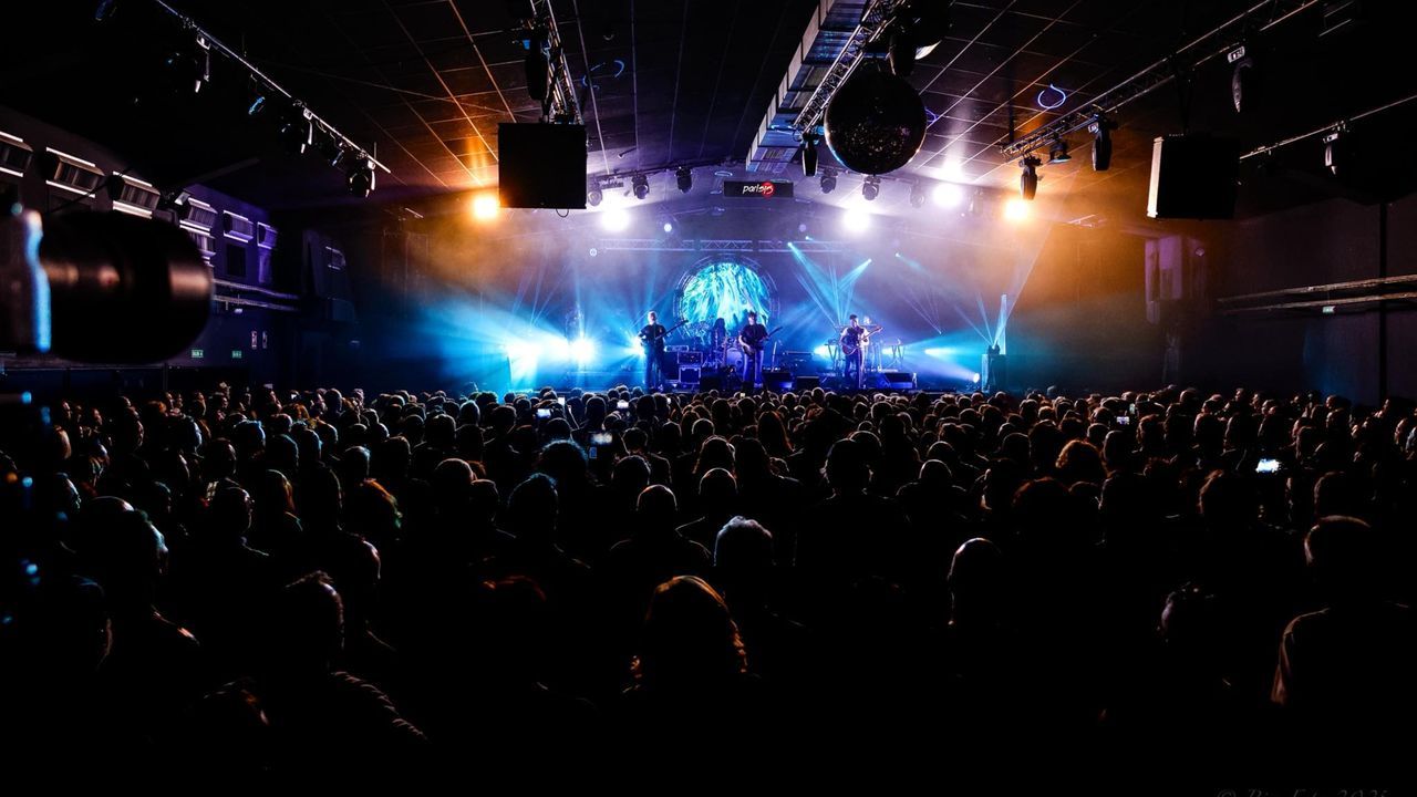 Mira las fotos del arranque de las fiestas de San Mauro en Lam�n.Vista exterior del F�rum