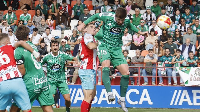 El Racing y el Lugo se citan en un derbi milimétrico en A Malata