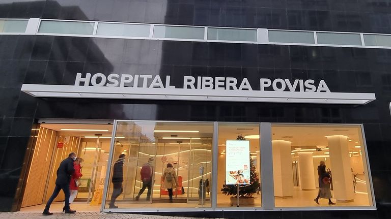 Detenido un hombre ante el hospital Povisa por amenazas con un cuchillo