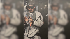 Donald Trump publica la primera imagen de Nicol�s Maduro. El presidente venezolano, a bordo de un buque militar desde donde ser� trasladado con su mujer a Nueva York para ser juzgado, aparece esposado y con los ojos tapados