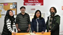 Pilar Delegado, Eduardo López, Flora Báez y Juan Carlos Martínez, estudiantes del centro de educación para adultos Eduardo Pondal (A Coruña)