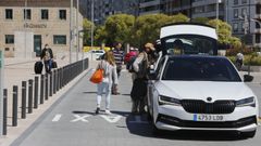 La parada de taxis de la intermodal de Ourense carece de proteccin contra el sol