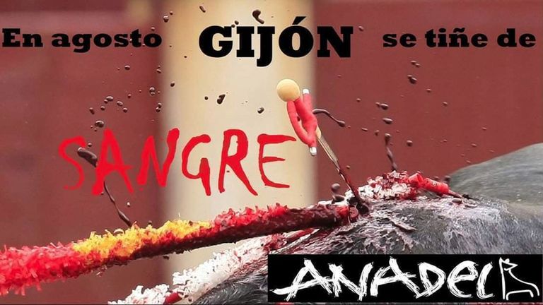 Manifestación antitaurina organizada por Anadel en Gijón 