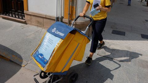 Imagen de archivo de un carro de Correos