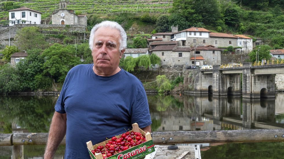 Las fotos de la recuperada Feira do Vio e Cereixas de Belesar.Foto de conxunto dos integrantes deste novo grupo