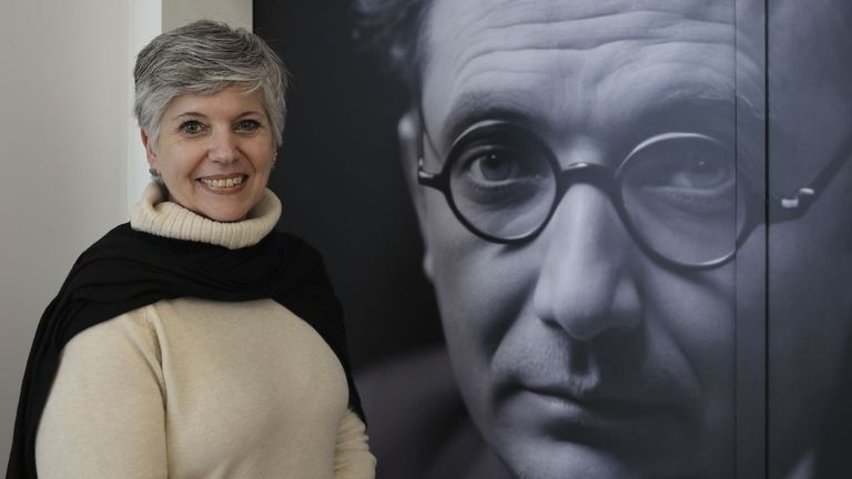 O reencontro de Paula con Castelao, o seu tío avó: «Tiene los ojos de mi madre»