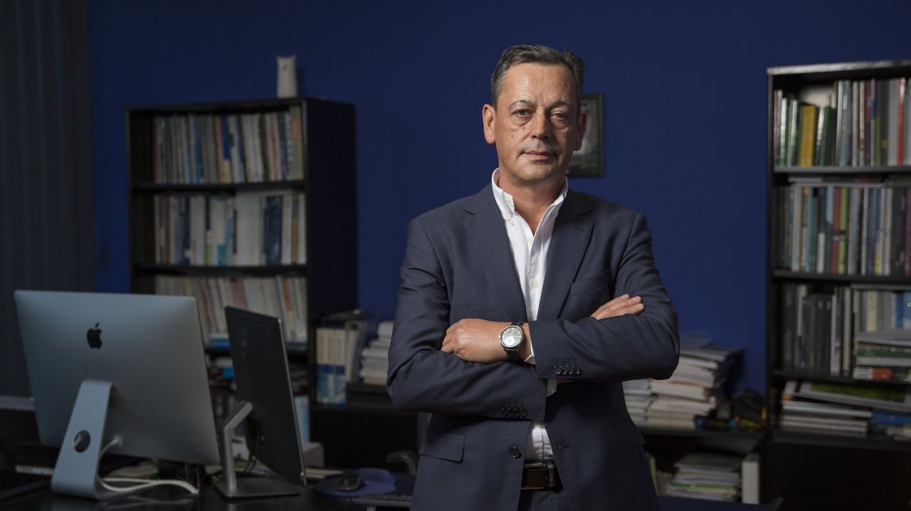 Pablo Echegaray es gerente de Garaysa Montajes Elctricos, empresa son sede en Brtoa