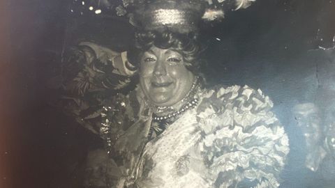 O Trangallán vestido con trajes típicos del carnaval de Brasil en los ochenta