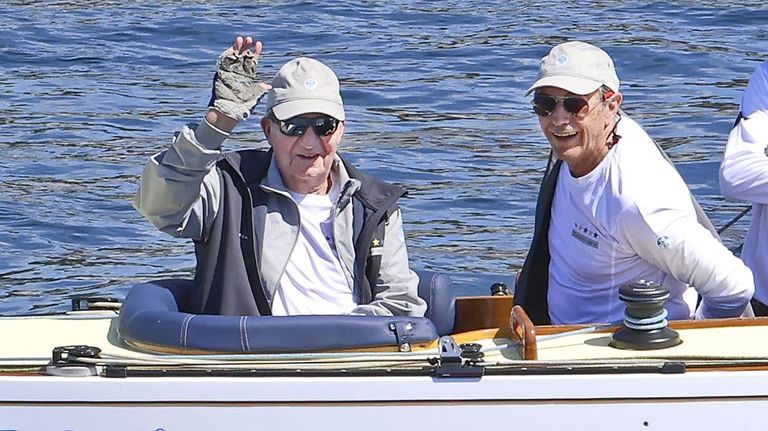 Juan Carlos I en Sanxenxo: visita con perfil bajo y comida discreta en D’Berto