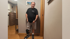 El ovetense Jonathan Trujillo ha recuperado la movilidad gracias a un dispositivo tecnol�gico