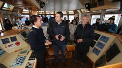 Declaraciones del conselleiro do mar Alfonso Villares en la visita al buque de salvamento marítimo Sebastián Ocampo en la crisis de los pélets de plástico aparecidos en las playas