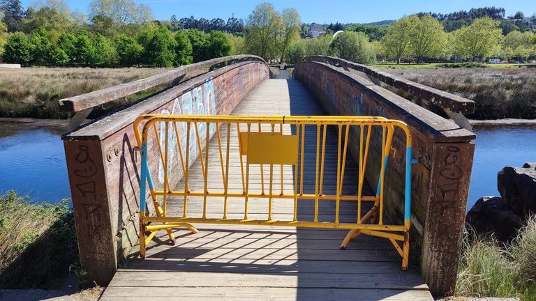 Cierran las pasarelas de madera de la Illa do Covo al detectar hongos