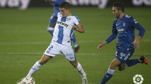 Lucas persigue a Palencia durante el Legans-Real Oviedo