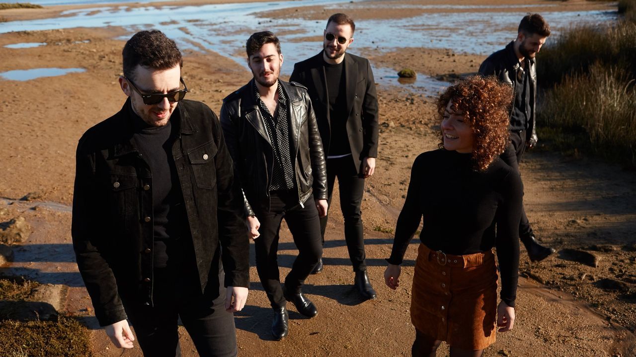 Pilar Armesto Vali�a, en la cocina del Hotel O Cebreiro, era conocida por sus cocidos, un arma contra el fr�o de la monta�a