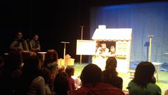 Caramuxo Teatro entretuvo a los ni�os que se acercaron esta ma�ana al �gora