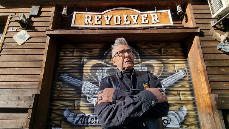 Homenaje en el entroido de Verín al hombre que murió dos veces: Toño Cesteiro, el último vaquero