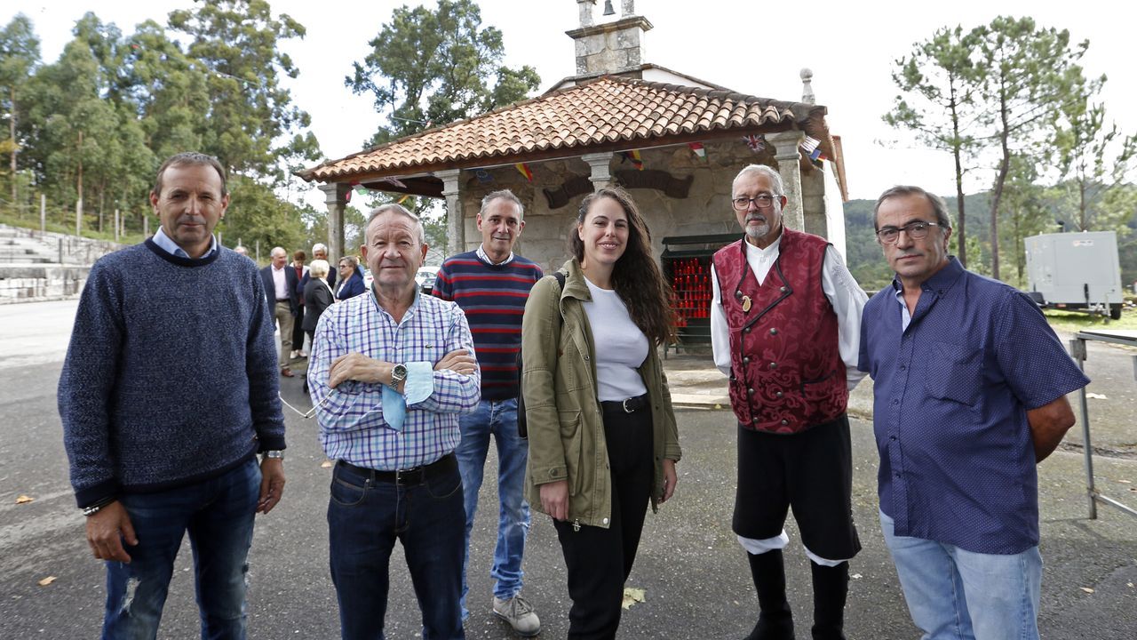 Outes volvi a celebrar la romera de San Campio!.Mural realizado por el artista Miguel Peralta en una medianera de la calle San Antonio 