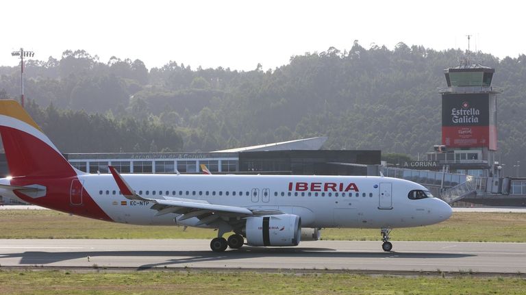 La red aeroportuaria de Galicia no repunta en verano: cae un 7 % mientras en toda España no deja de crecer