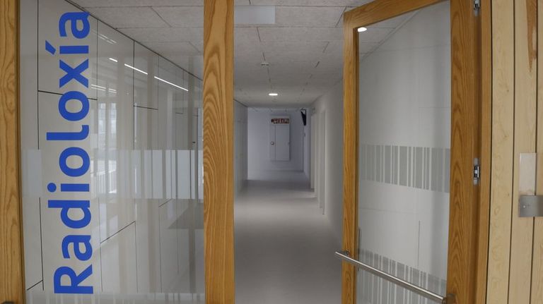 Condenan al Sergas a pagar 50.000 euros a un niño al que prohibieron entrar acompañado a una prueba en Pontevedra y se rompió el cráneo al hacérsela