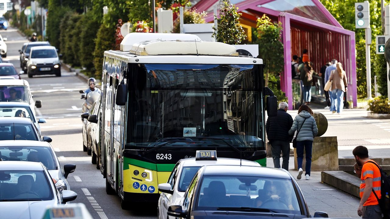Vertederos.El coche sigue dominando la movilidad en Vigo.
