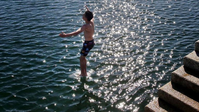 «A los jóvenes se nos exige tener la madurez de un cirujano»