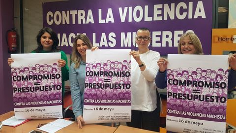 De izquierda a derecha, Raquel Ruiz, Jessica Casta�o, Olga Rimada y Blanca Ca�edo, en la presentaci�n de la movilizaci�n feminista del 16 de mayo en Asturias