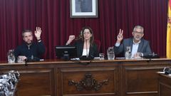 Rubén Arroxo, Lara Méndez y Miguel Fernández, en el pleno de Lugo