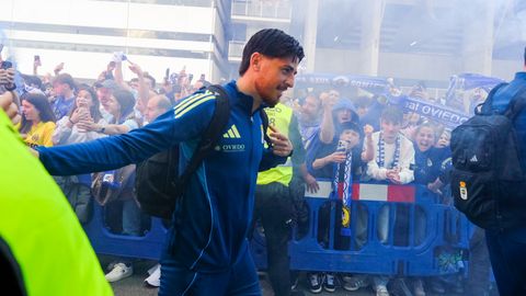 Recibimiento al Real Oviedo en la previa del partido contra el Villarreal