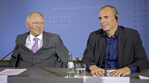 El ministro de Finanzas griego, Yanis Varufakis, y su homlogo alemn, Wolfgang Schuble