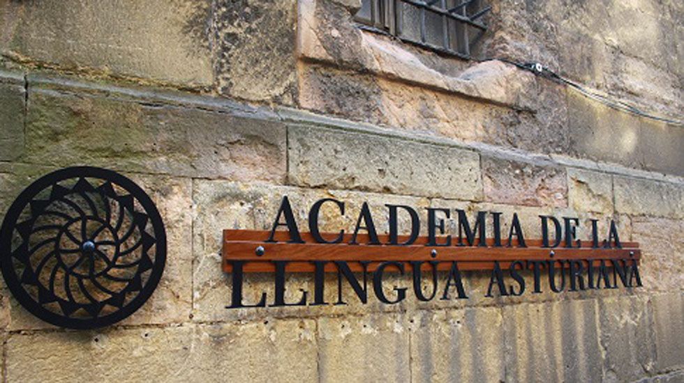 Oficialidad del asturiano.Academia de la Llingua