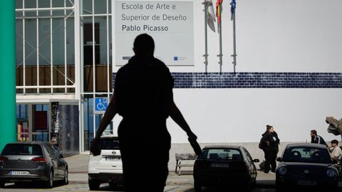 Entrada principal a la escuela de artes Pablo Picasso en A Coruña, en una imagen tomada ayer.