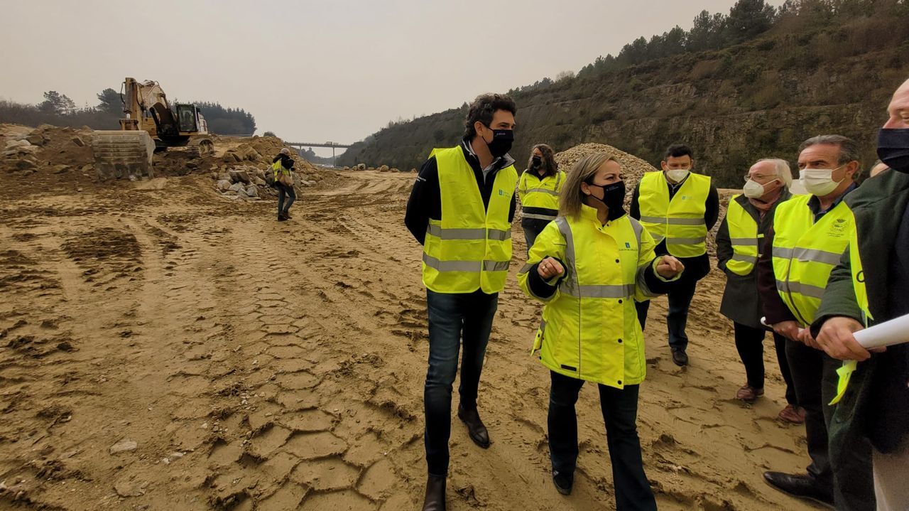 Las fotos de Monforte y otros puntos de la Ribeira Sacra bajo la calima.Visita de la conselleira Ethel Vzquez a las obras de la autova de A Pobra a Sarria