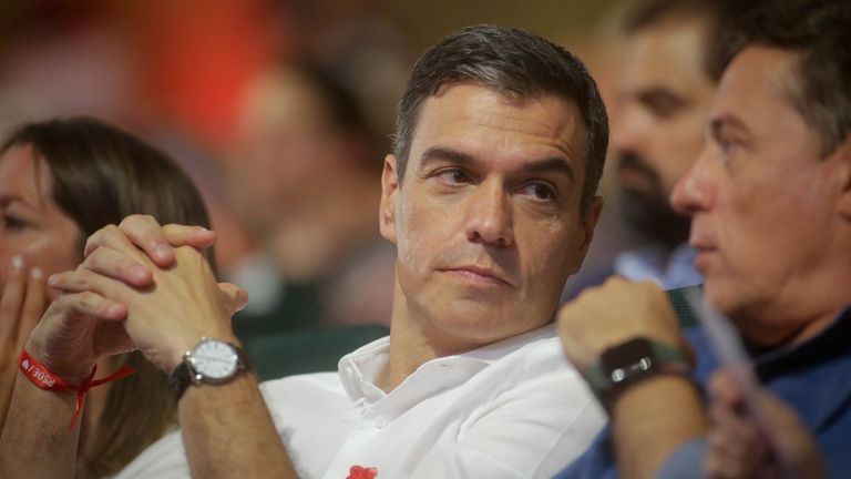 Pedro Sánchez junto a José Ramón Gómez Besteiro en el mitin de este jueves en Lugo