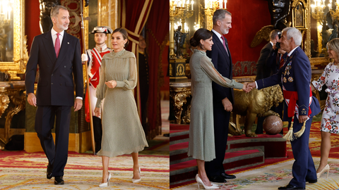 En el Da de la Hispanidad, doa Letizia llev unos salones blancos con tacn alto.