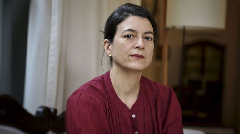 La escritora argentina Samanta Schweblin gana el Premio Aena de narrativa con «El buen mal»