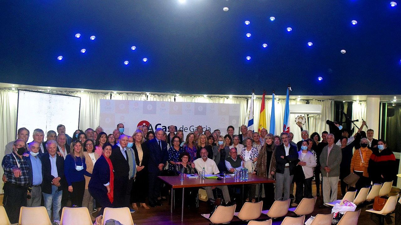 El abrazo interminable de dos hermanos de Pontevedra tras 42 aos sin verse.Recuento del voto exterior en las timas elecciones autonmicas, en el ao 2020