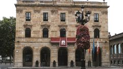 La fachada del ayuntamiento de Gijón.