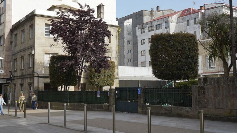 Crece el temor por el estado de la casa de maestros del CEIP Álvarez Limeses, en Pontevedra