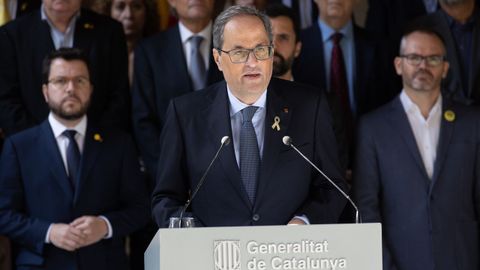 Imagen de la declaracin institucional del presidente de la Generalitat, Quim Torra, acompaado de todo su Gobierno