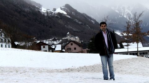 Manuel Figueroa, presidente del centro espaol, en un paraje cerca de Vaduz