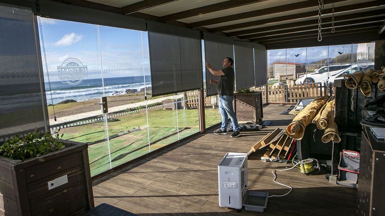 Galicia estrena la gestión de la costa con un récord de chiringuitos en las playas