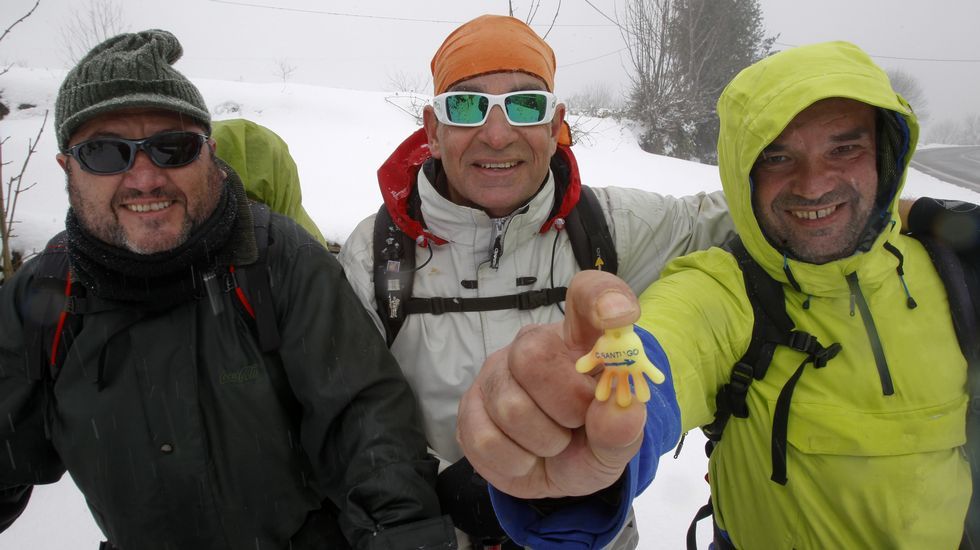 Rosalino, Ux�a Caama�o, Mar�a, Ana V�zquez, Eva, Ana, Vanesa y Jessica, de pie. Abajo, Loreto, Sof�a, Ana, Ux�a Garc�a, Bea y Noelia. 