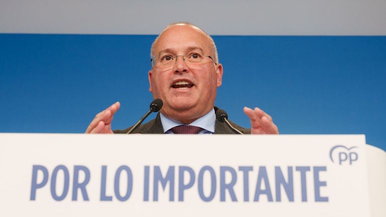 El PP se jacta del pacto en Extremadura: «Qué divertido es ver rabiar a la izquierda»