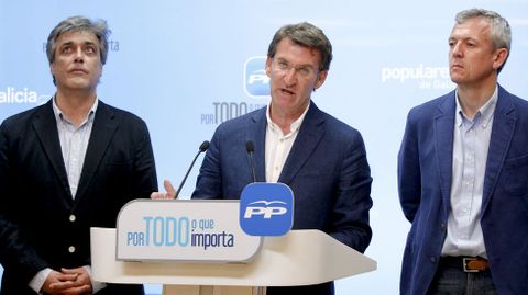 El PP se consuela con ser el ms votado. Comparecencia de Feijoo, acompaado de Pedro Puy y Alfonso Rueda. 