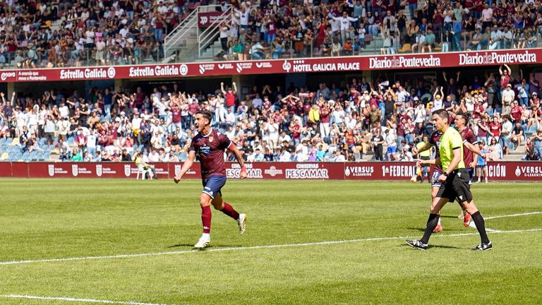 Facu Ballardo, jugador del Pontevedra: «Tenemos una ilusión muy linda y no la queremos dejar escapar»
