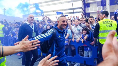 Recibimiento al Real Oviedo en la previa del partido contra el Villarreal