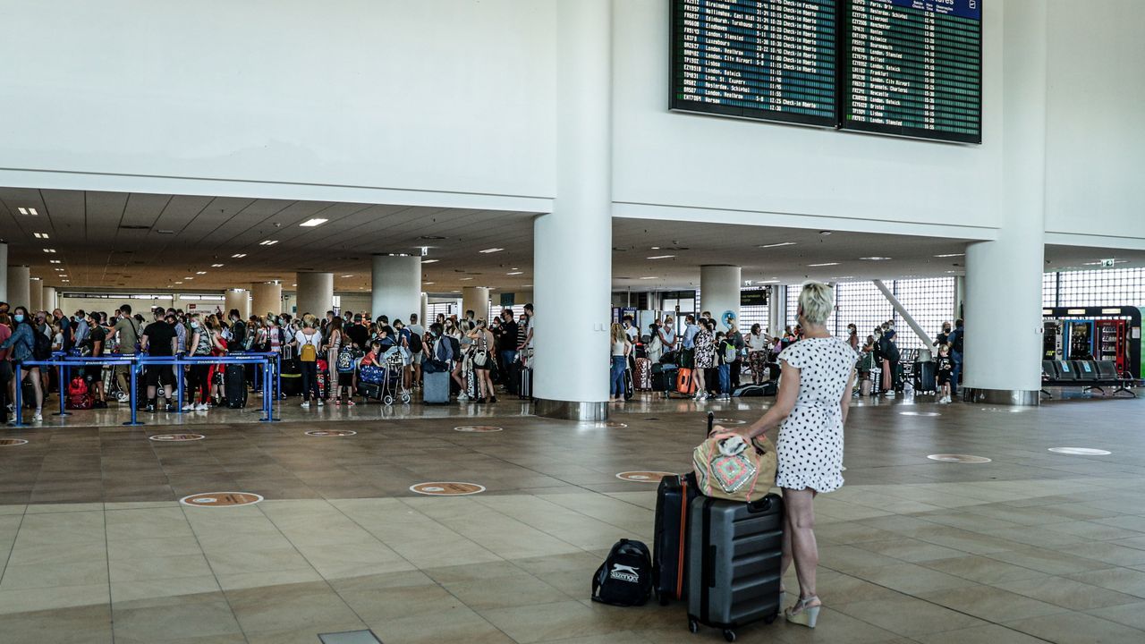 As� se transformar� el n�mero 26 de la calle Ervedelo en Ourense.Los brit�nicos se agolpan en el aeropuerto de Faro cuando interrumpen sus vacaciones en el Algarve para regresar a casa debido a las nuevas reglas de cuarentena del gobierno brit�nico