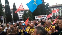 Los trabajadores de Alcoa llegan a Oviedo desde Madrid