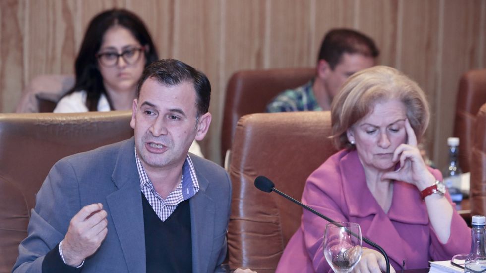 Emotivo homenaje de los alumnos del Xograr de Sarria a su compa�ero fallecido en accidente de tr�fico