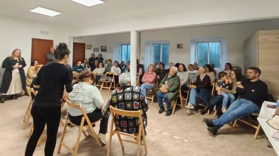 El tenor Ismael Jordi, en el pasaje final de Werther, con la mezzosoprano Olga Syniakova; detrs, la Orquesta Sinfnica Vigo 430. 